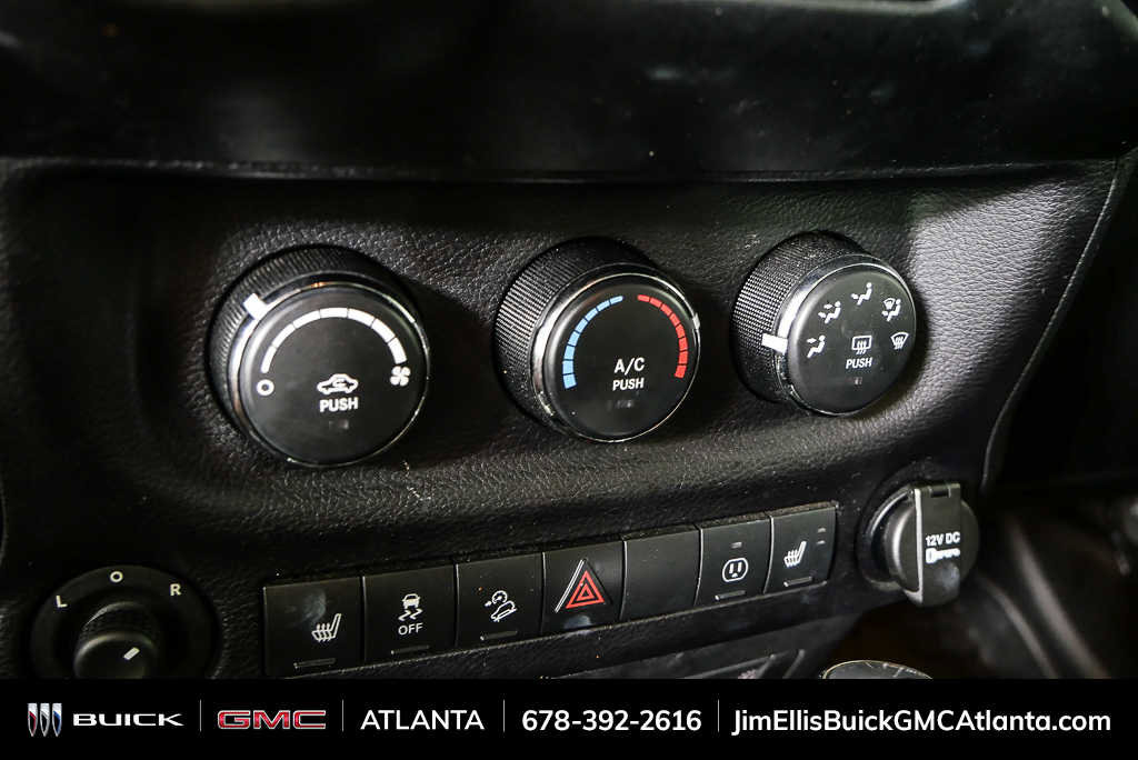 Used 2015 Jeep Wrangler Unlimited Sahara AWD/4WD image 14