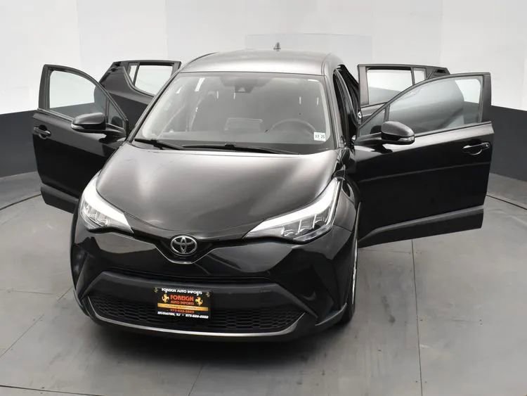 Used 2020 Toyota C-HR LE FWD image 10