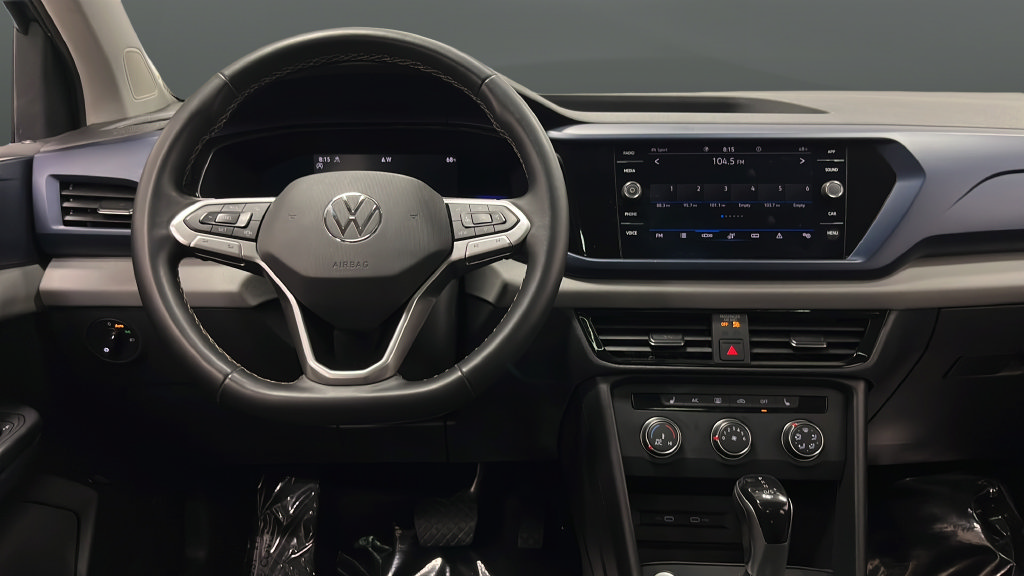 Used 2022 Volkswagen Taos SE w/ Panoramic Sunroof Package FWD image 11