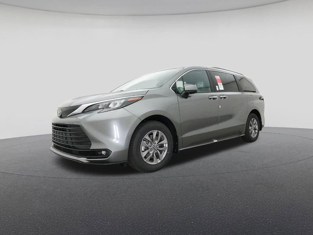 New 2026 Toyota Sienna XLE image 17
