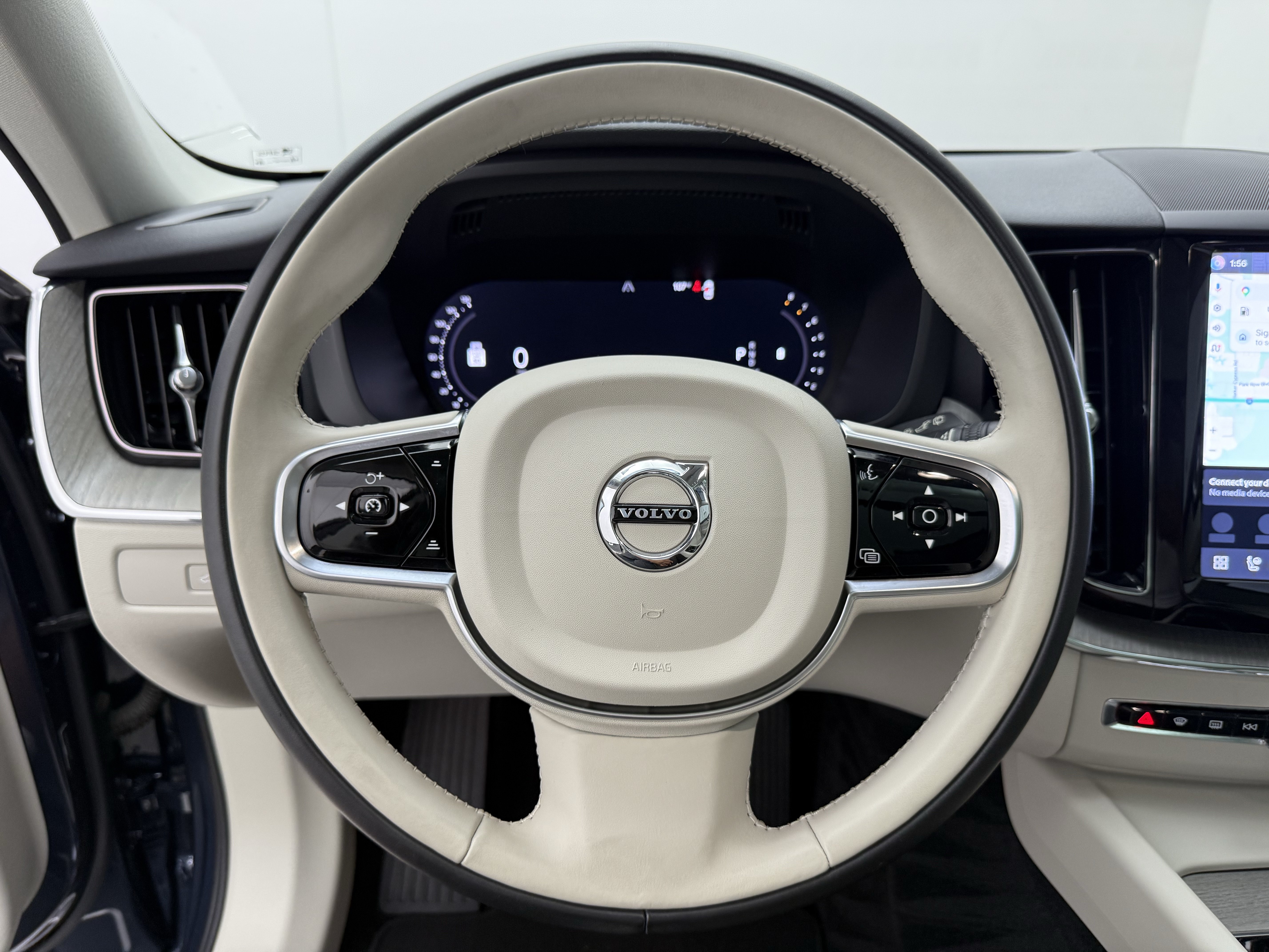 Used 2024 Volvo XC60 B5 Plus w/ Climate Package AWD/4WD image 15