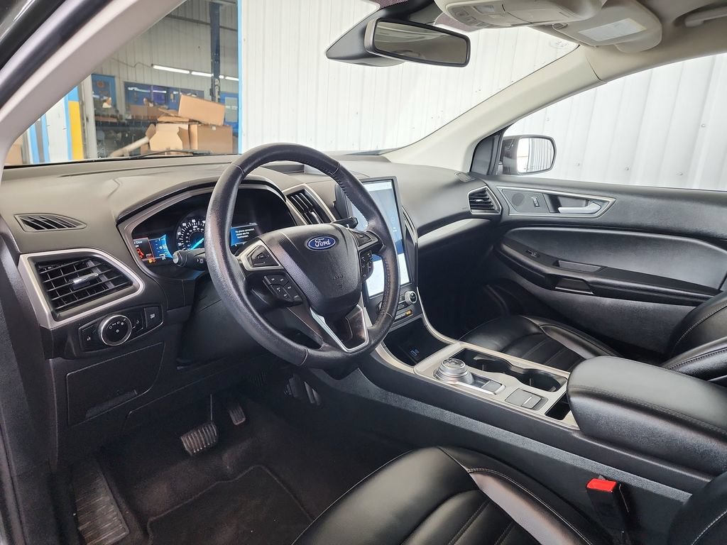 Used 2024 Ford Edge SEL AWD/4WD image 14