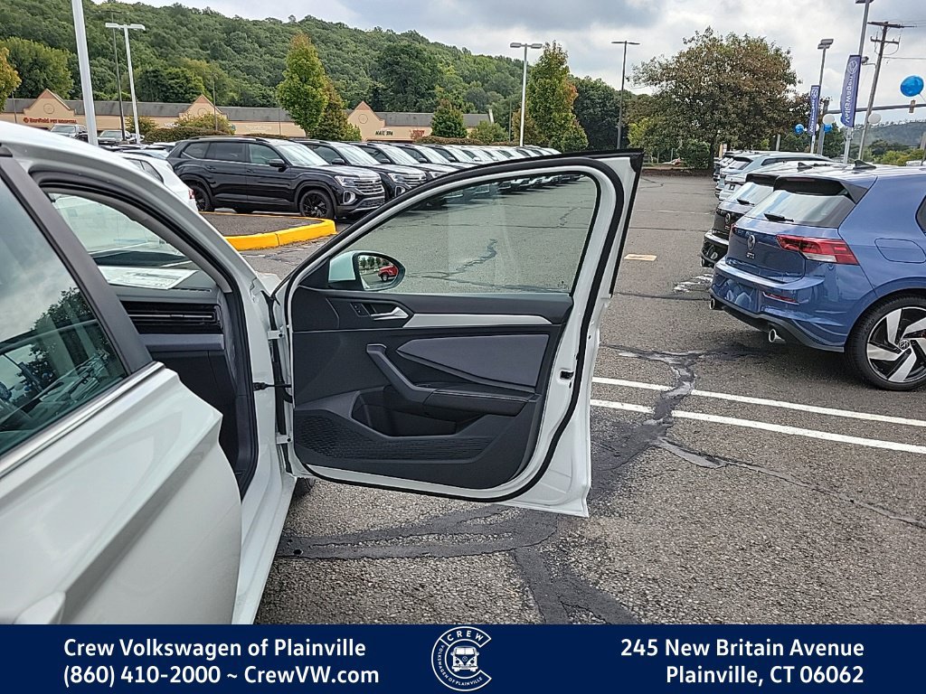New 2026 Volkswagen Jetta SE FWD image 41