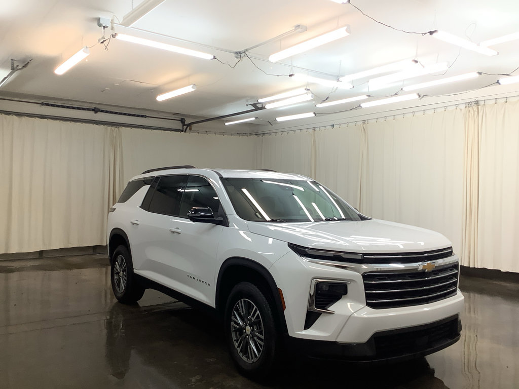 Used 2024 Chevrolet Traverse LT w/ LPO, Floor Liner Package image 4