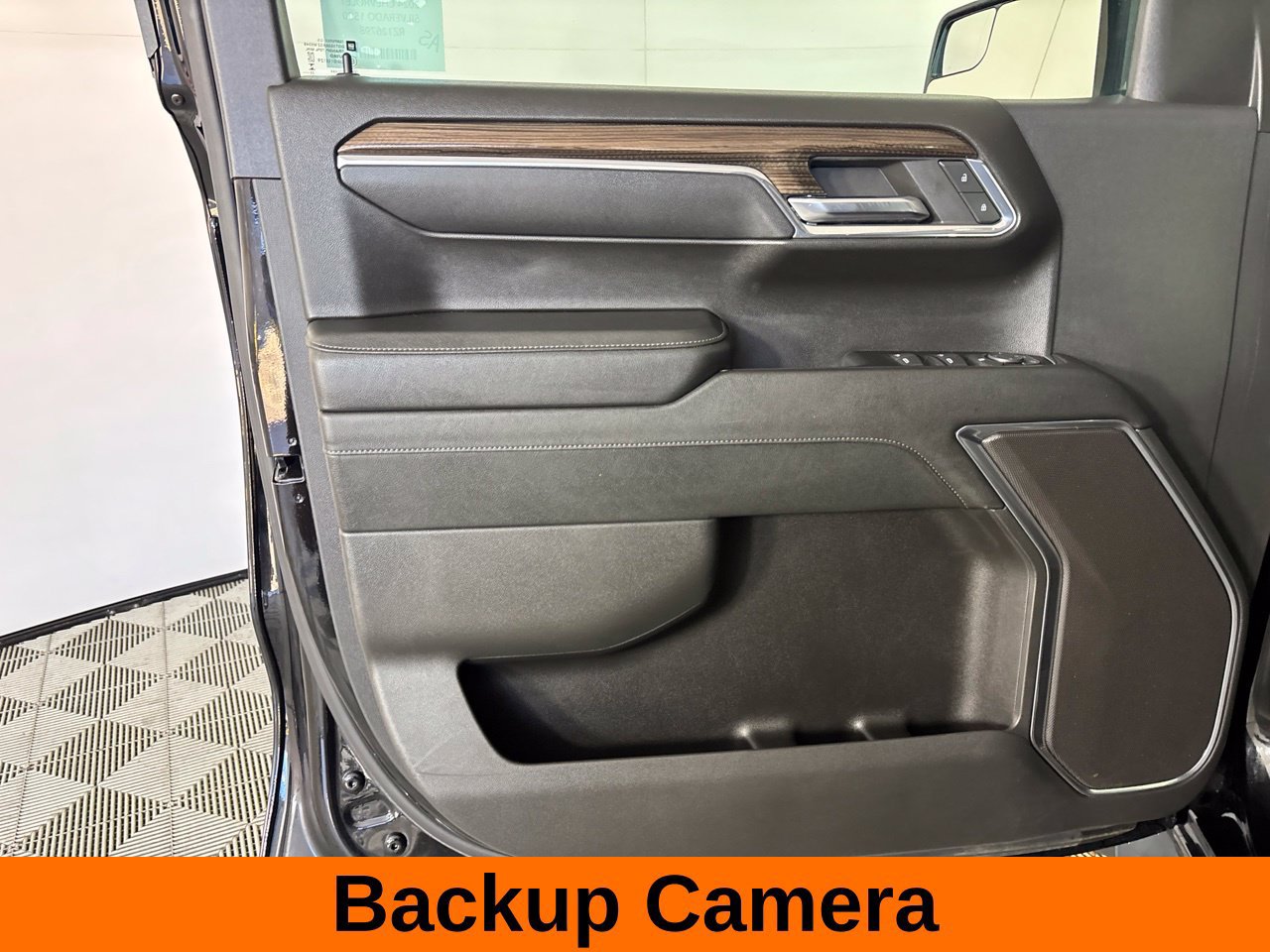 Used 2024 Chevrolet Silverado 1500 LT AWD/4WD image 10