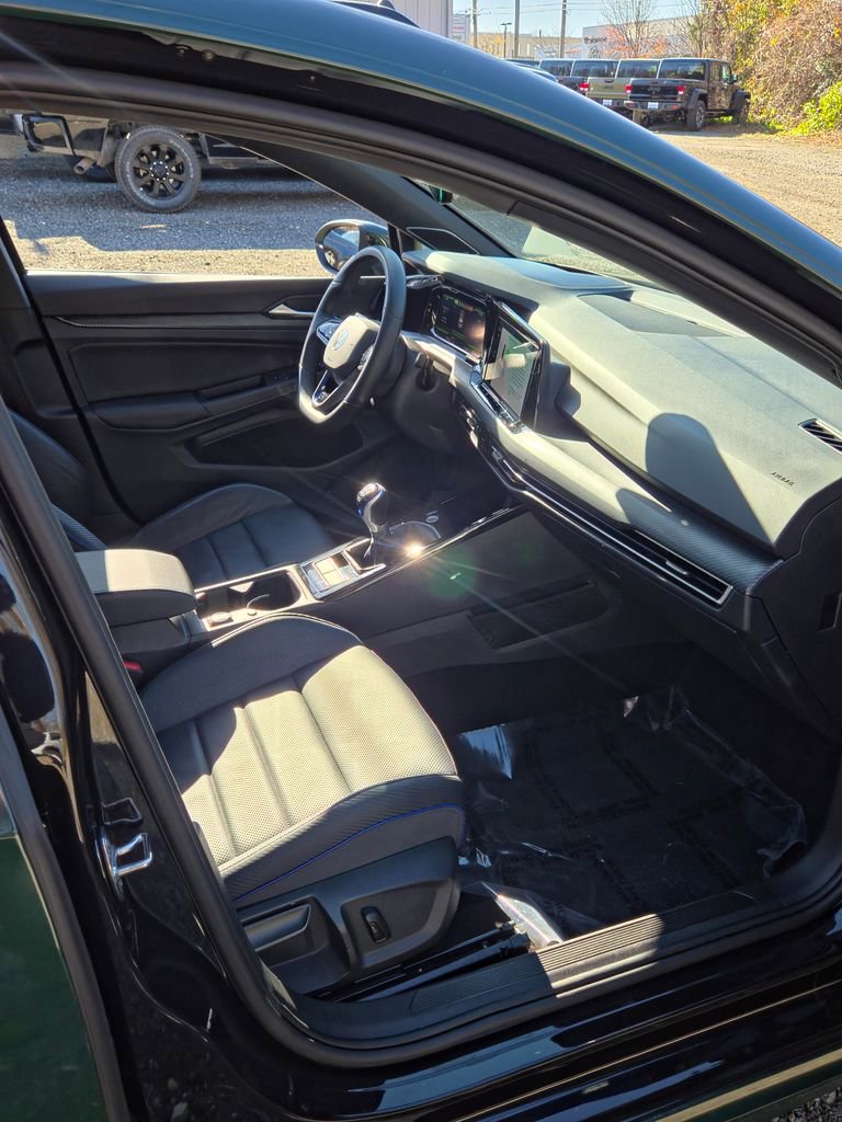 Used 2024 Volkswagen Golf R image 7