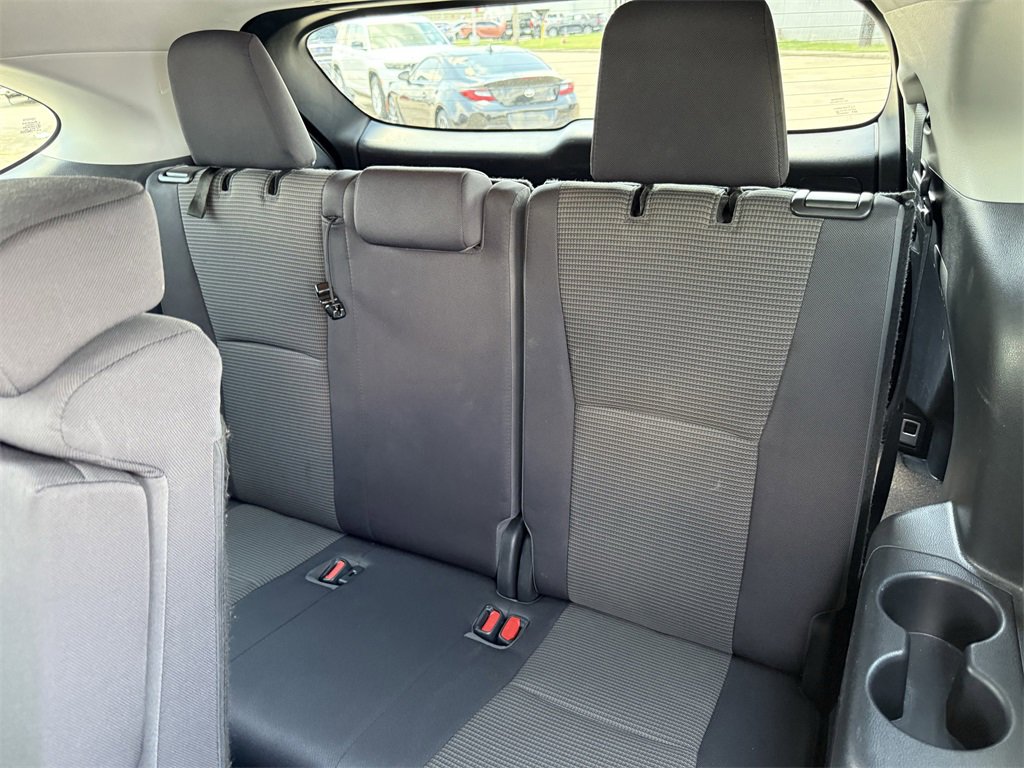 Used 2023 Toyota Highlander LE image 25