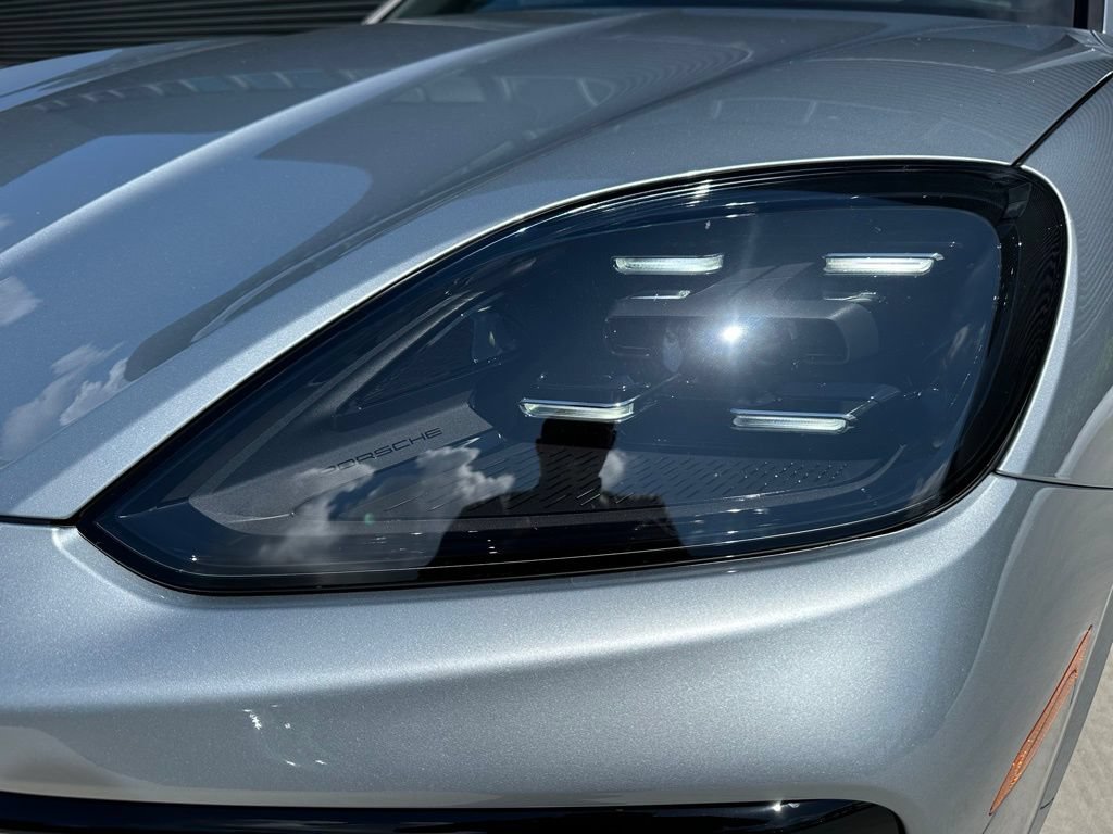 Certified 2025 Porsche Cayenne S AWD/4WD image 13
