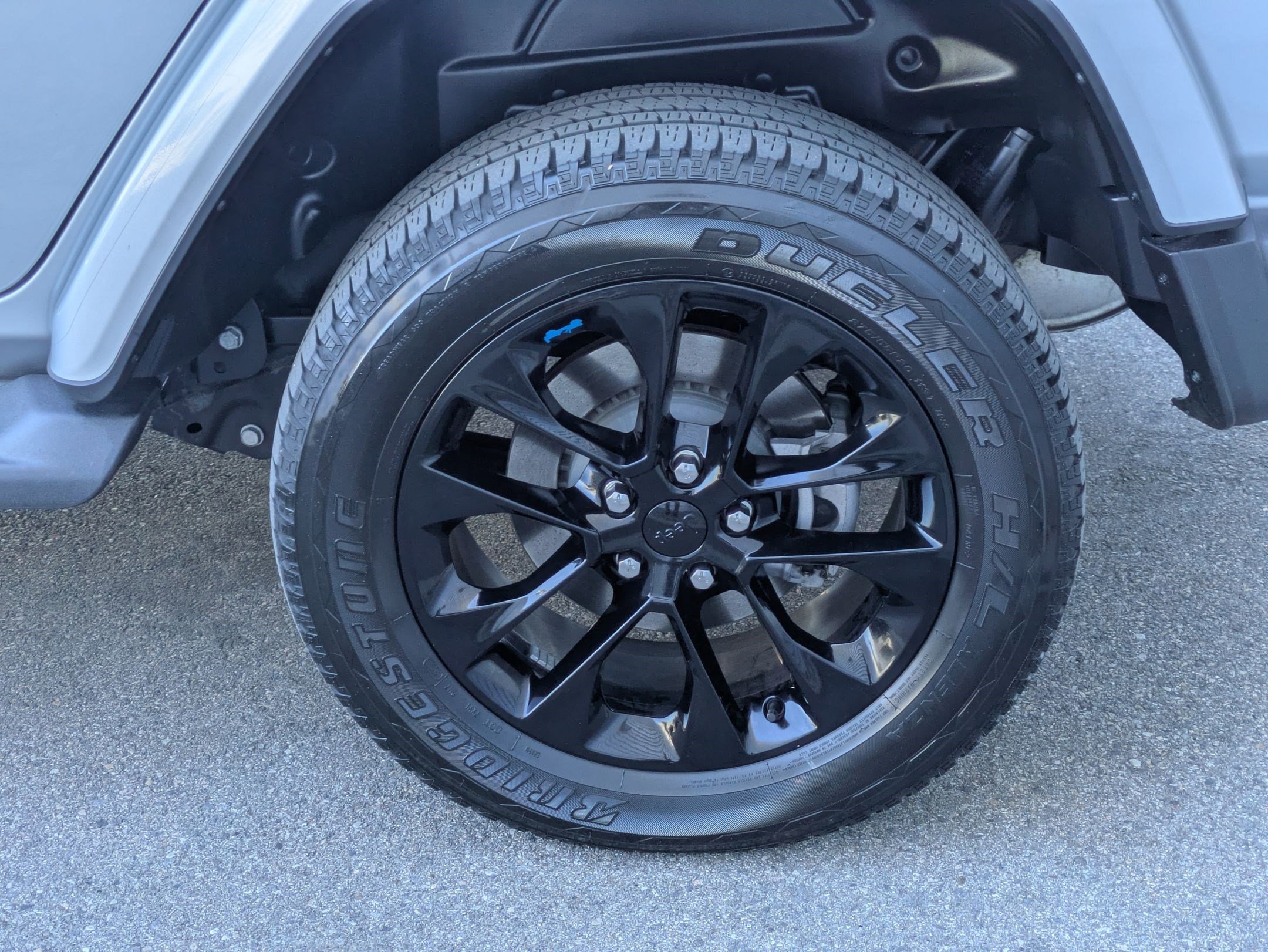 Used 2023 Jeep Wrangler Sahara w/ Cold Weather Group image 11