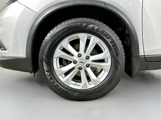 Used 2016 Nissan Rogue SV w/ SV Moonroof Package image 12