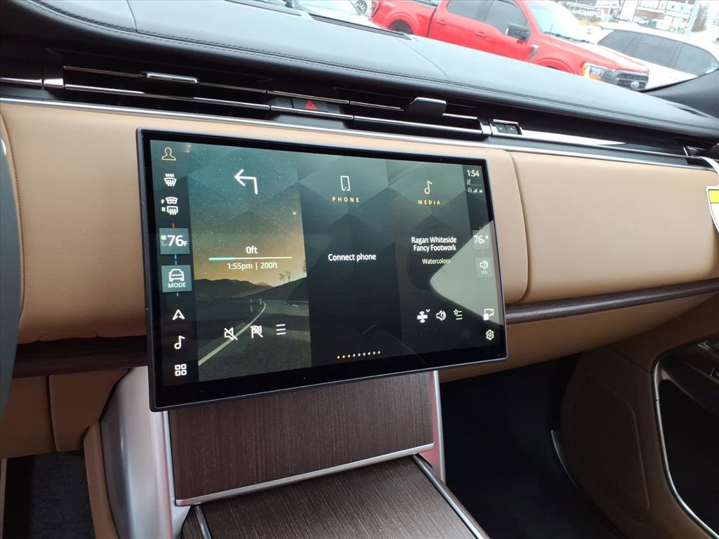 New 2025 Land Rover Range Rover Long Wheelbase SE image 18