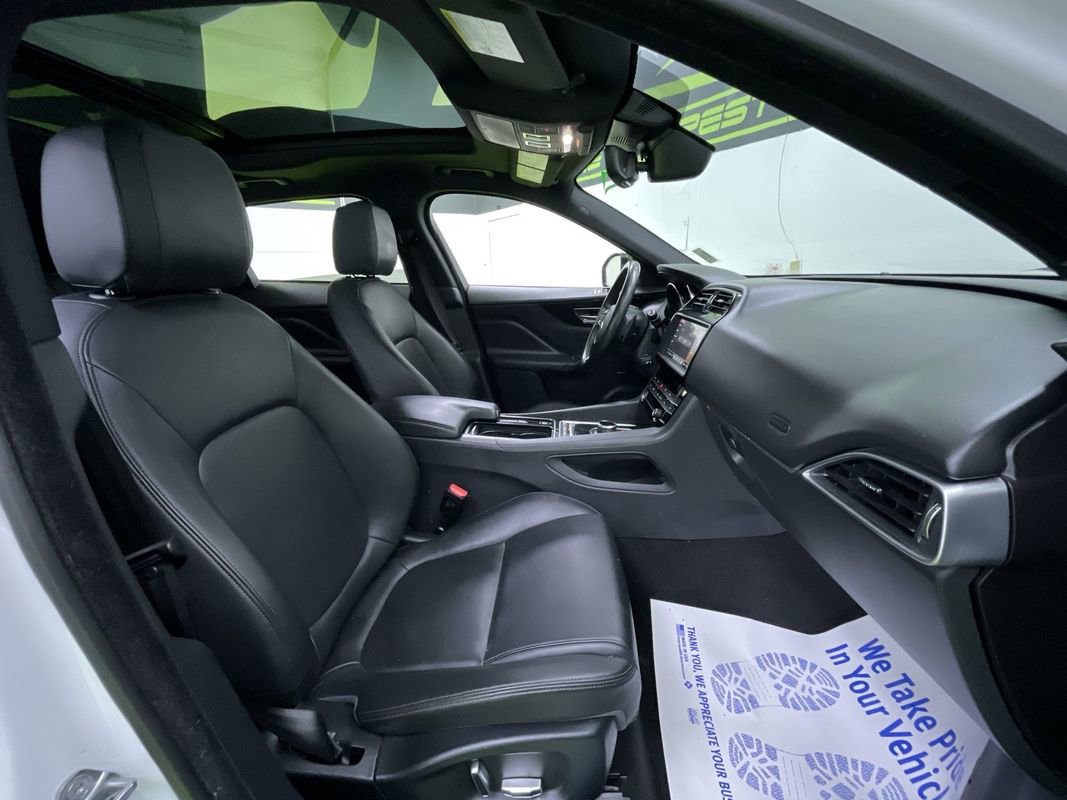 Used 2019 Jaguar F-PACE Premium image 29