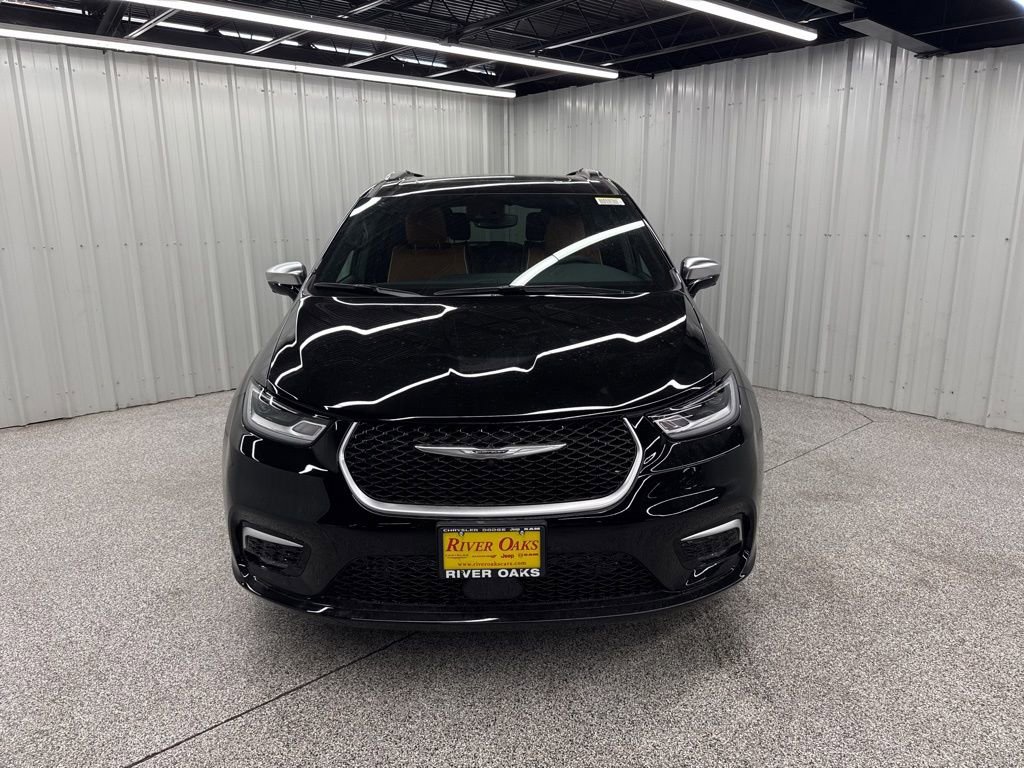 New 2026 Chrysler Pacifica Pinnacle image 3