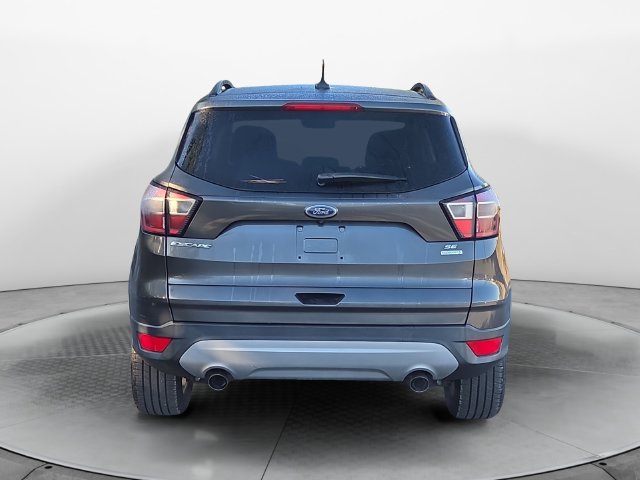 Used 2018 Ford Escape SE w/ SE Sync 3 Package FWD image 4