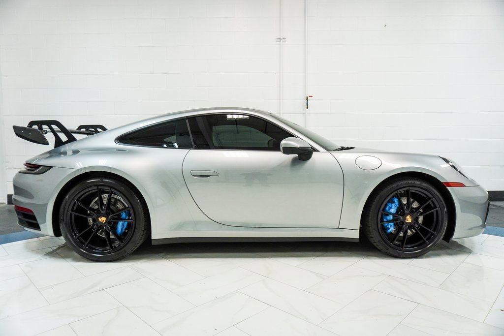 Used 2024 Porsche 911 Carrera image 9