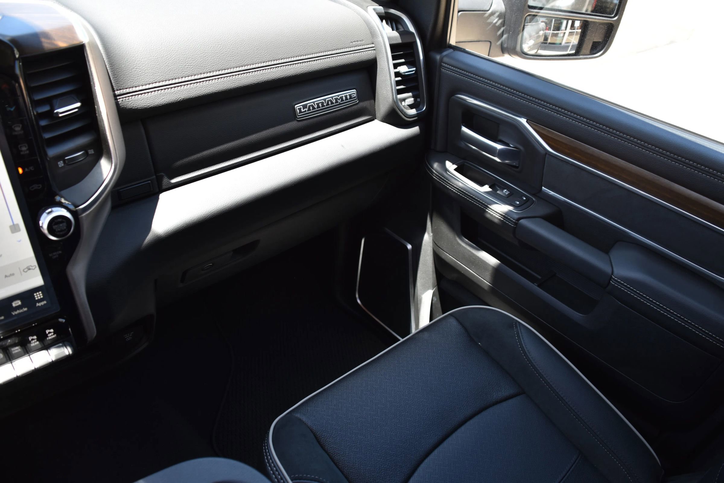 Used 2024 RAM 2500 Laramie image 14