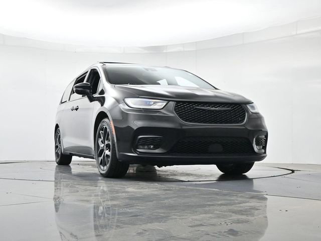 Used 2021 Chrysler Pacifica Touring w/ S Appearance Package FWD image 35