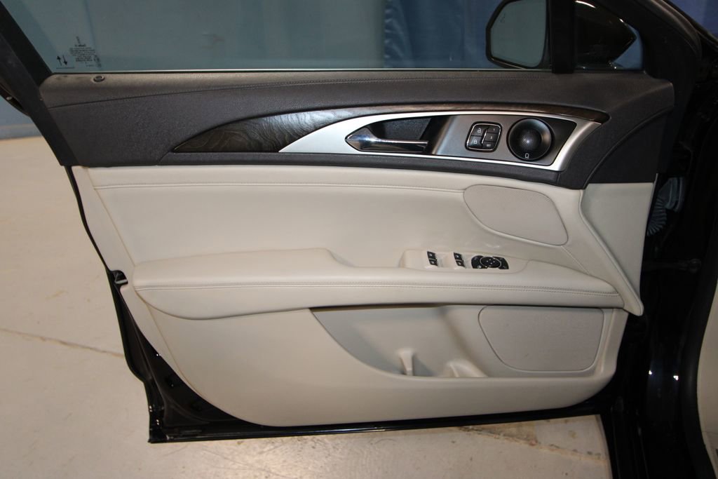 Used 2020 Lincoln MKZ Reserve w/ Elements Package FWD image 5