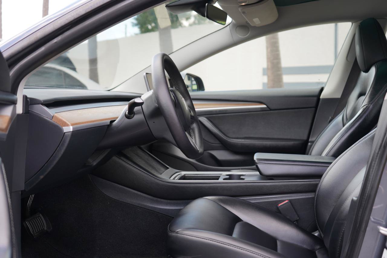 Used 2023 Tesla Model 3 Standard Range RWD image 5