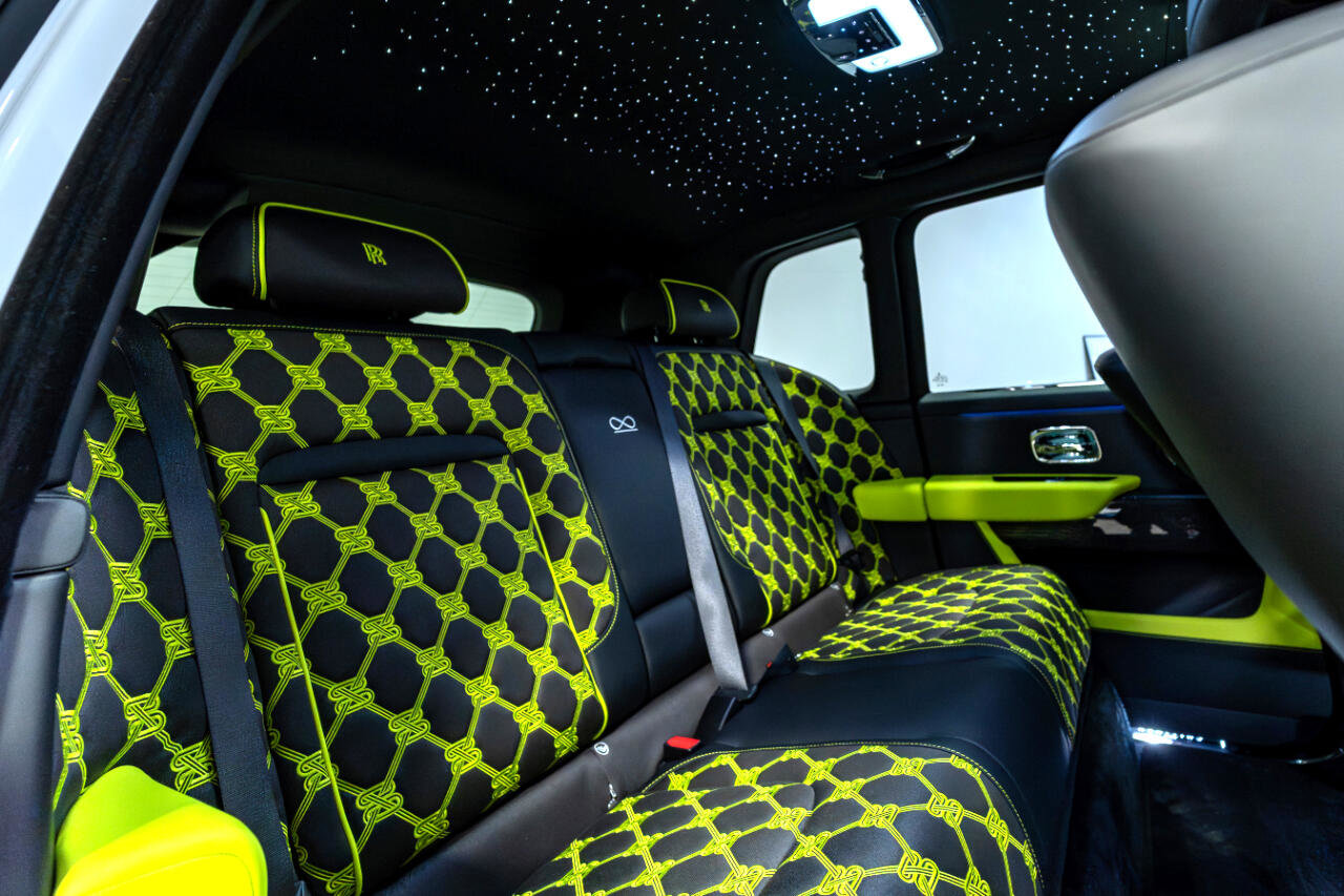 Used 2025 Rolls-Royce Cullinan Black Badge image 31