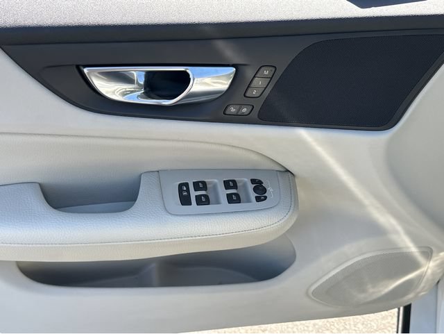 Used 2022 Volvo S60 T8 R-Design Expression w/ Premium Package AWD/4WD image 8