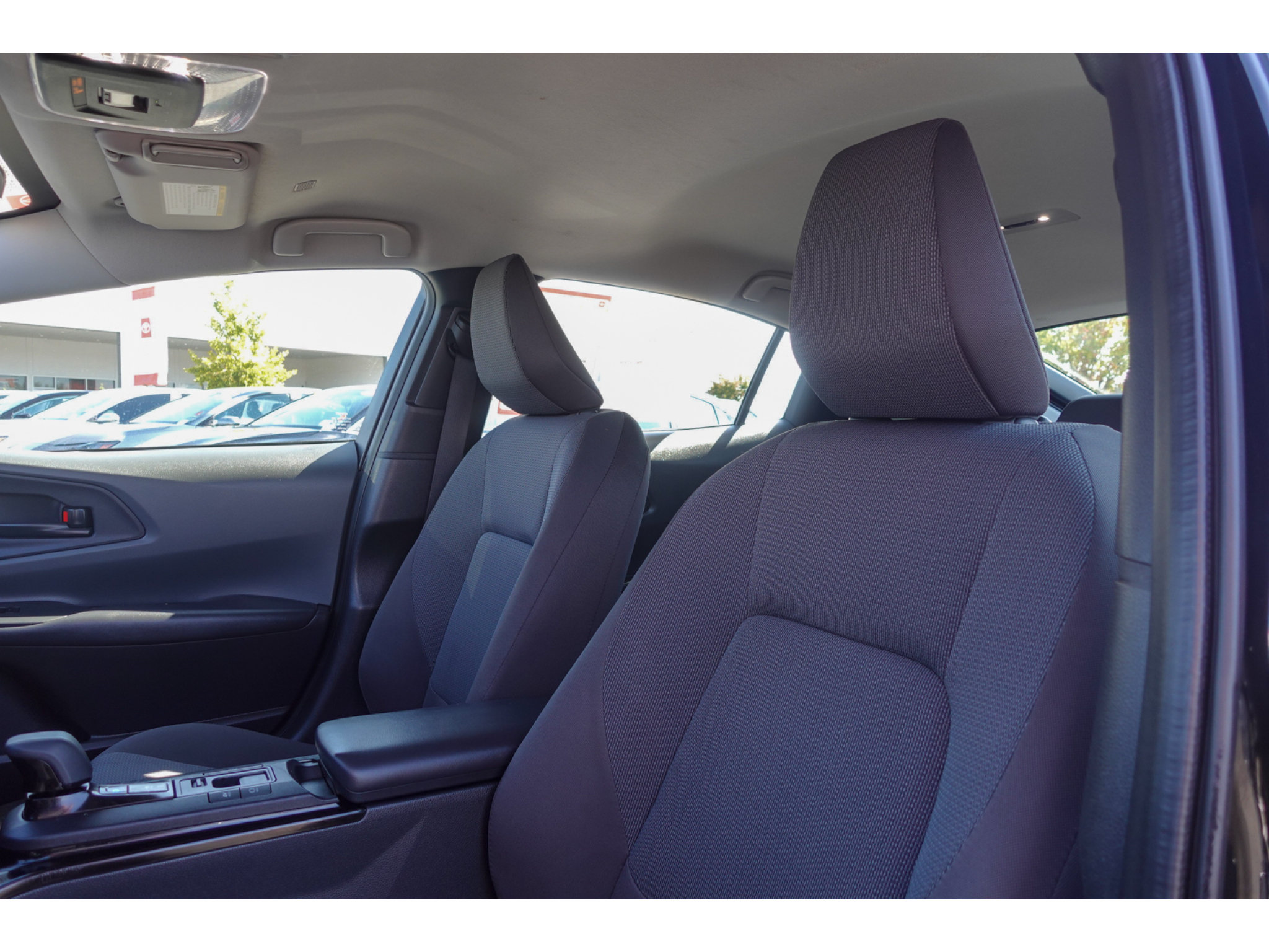 Certified 2025 Toyota Prius LE FWD image 10