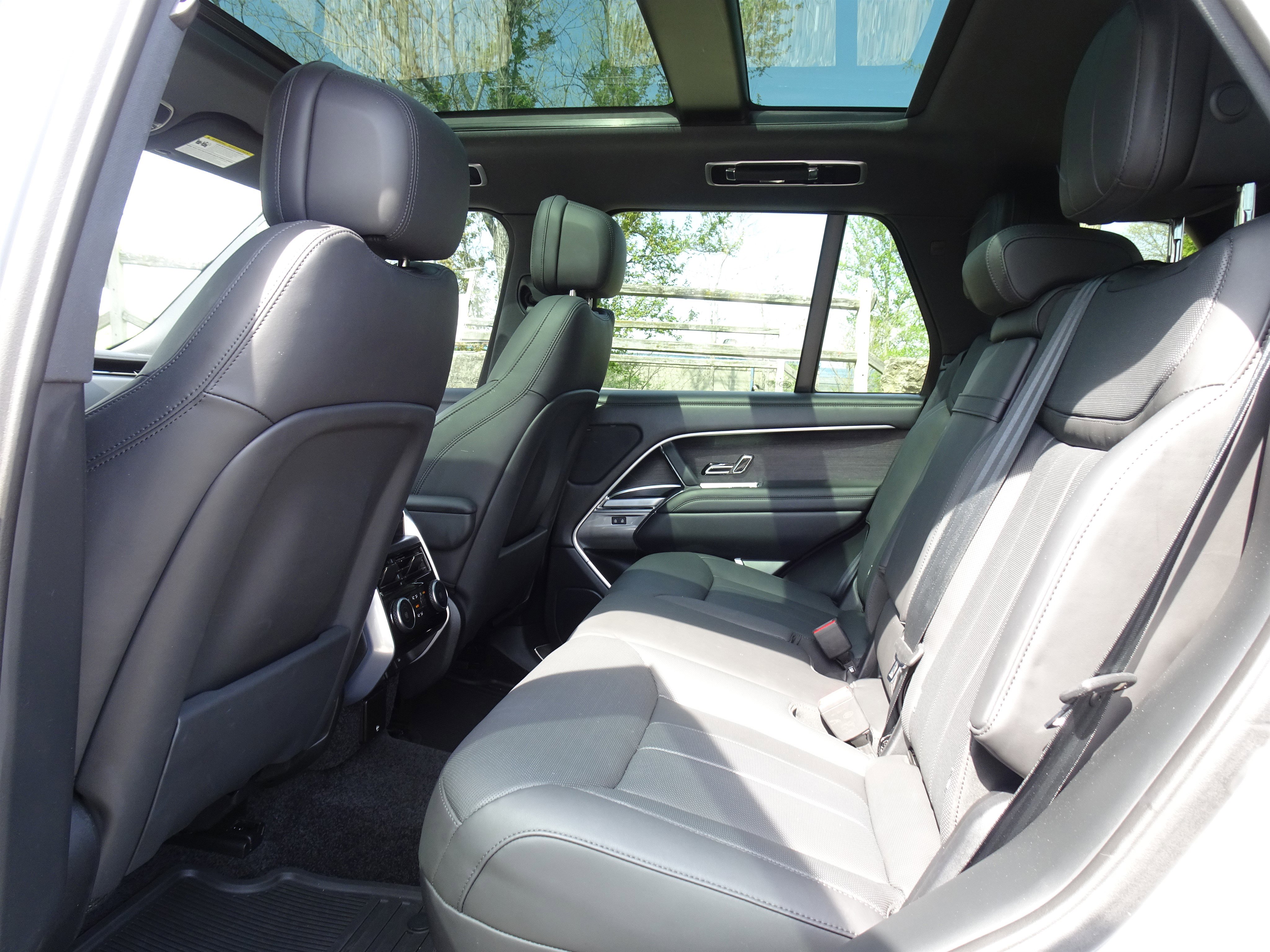 Certified 2024 Land Rover Range Rover SE AWD/4WD image 20