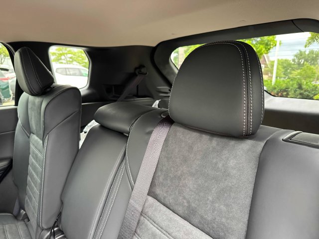 New 2026 Nissan Rogue SL AWD/4WD image 25
