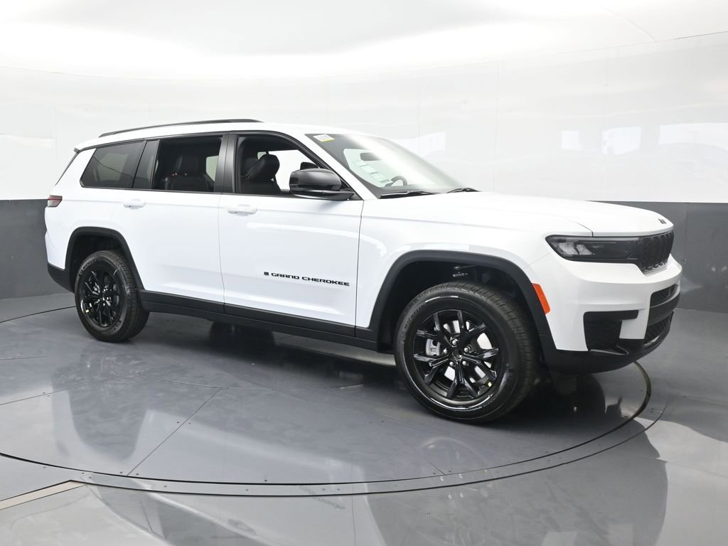 Used 2025 Jeep Grand Cherokee L Laredo image 8