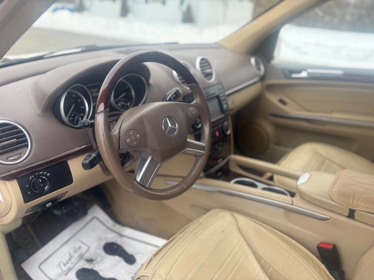 Used 2011 Mercedes-Benz GL 550 4MATIC image 16