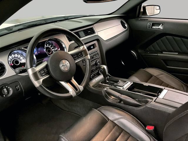 Used 2013 Ford Mustang GT Premium w/ Security Pkg RWD image 12