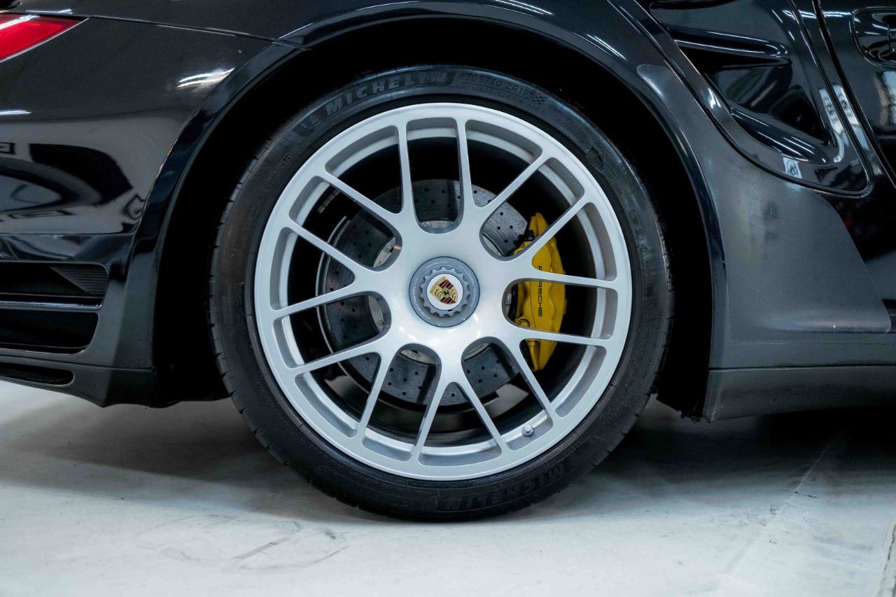 Used 2011 Porsche 911 Turbo S image 36