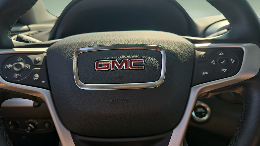 Used 2023 GMC Terrain SLT AWD/4WD image 12