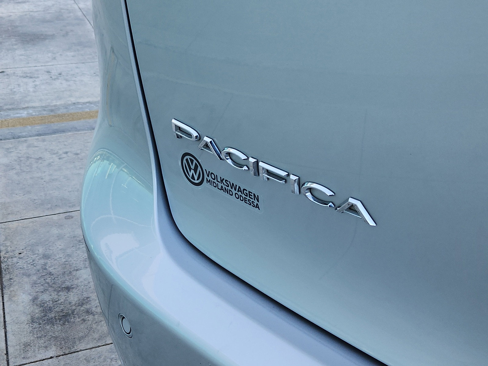 Used 2024 Chrysler Pacifica Select image 10