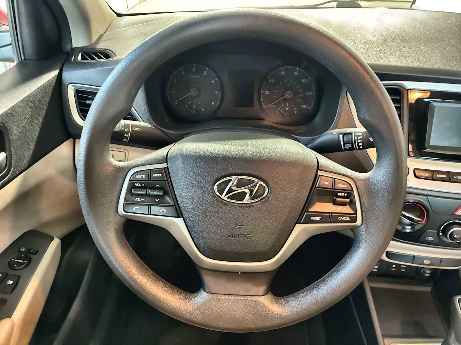 Used 2022 Hyundai Accent SE FWD image 11