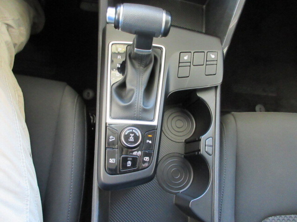 Used 2024 Kia Sportage LX image 17