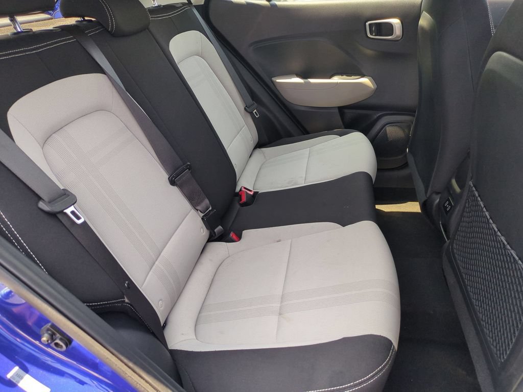Used 2025 Hyundai Venue SEL FWD image 29