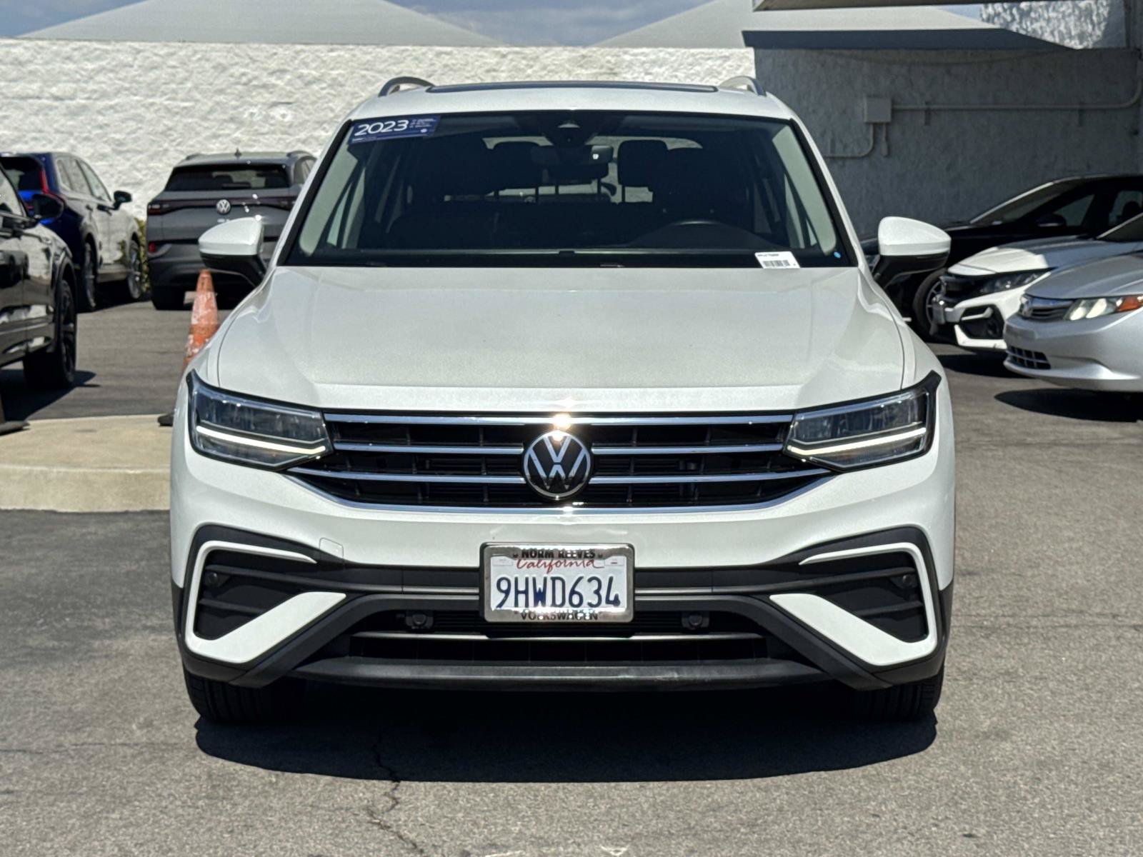 Certified 2023 Volkswagen Tiguan SE w/ Panoramic Sunroof Package FWD image 8