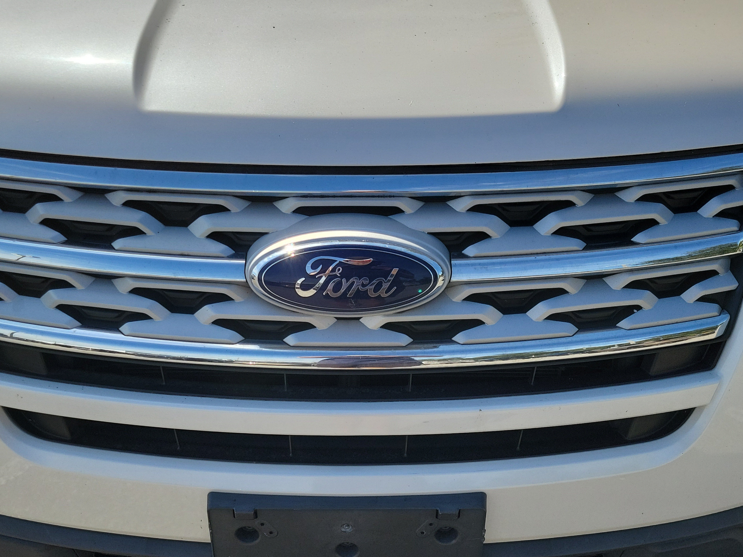 Used 2019 Ford Explorer XLT w/ Class III Trailer Tow Package FWD image 11