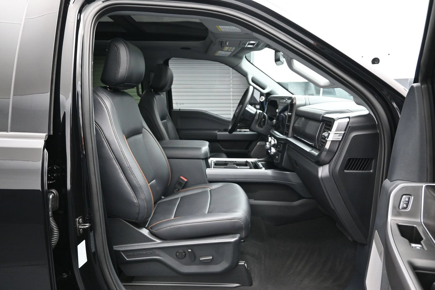 Used 2025 Ford F250 Lariat w/ Lariat Ultimate Package AWD/4WD image 13