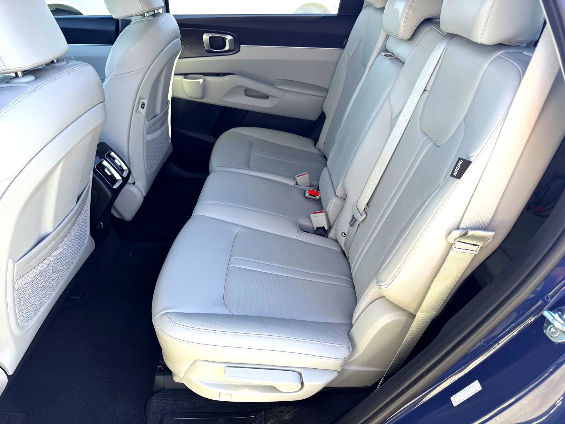 Used 2025 Kia Sorento S image 17