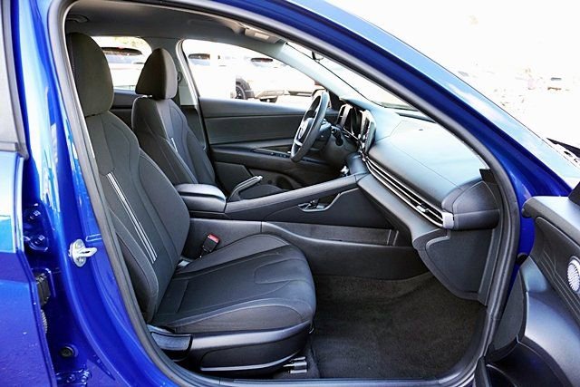 Used 2021 Hyundai Elantra SEL image 11