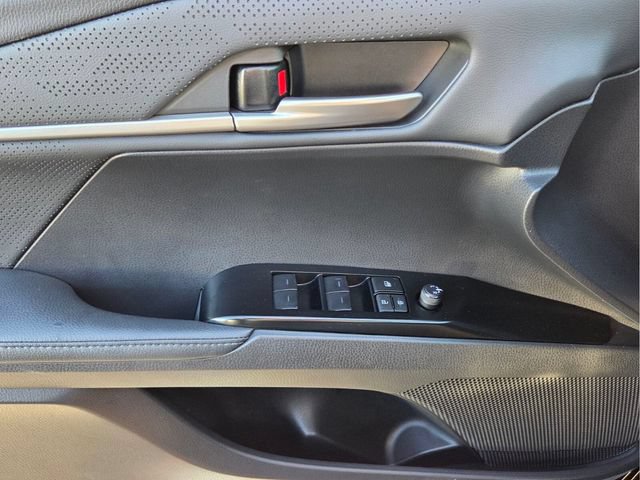 Used 2025 Toyota Camry XSE FWD image 34