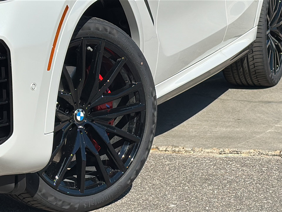 New 2026 BMW X6 xDrive40i w/ Climate Comfort Package image 3