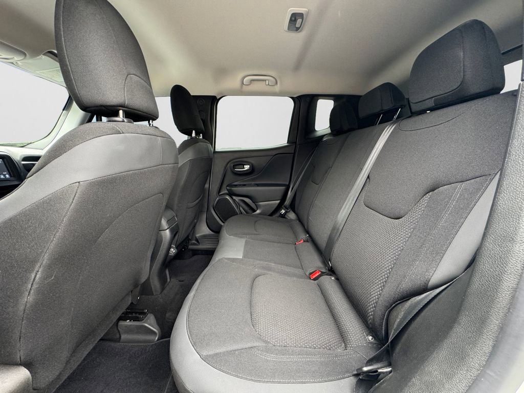 Used 2020 Jeep Renegade Altitude FWD image 11