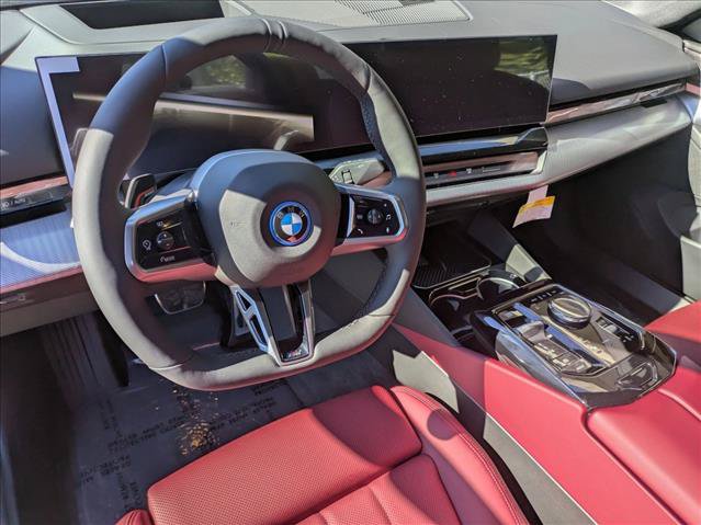 Used 2026 BMW i5 eDrive40 AWD/4WD image 3