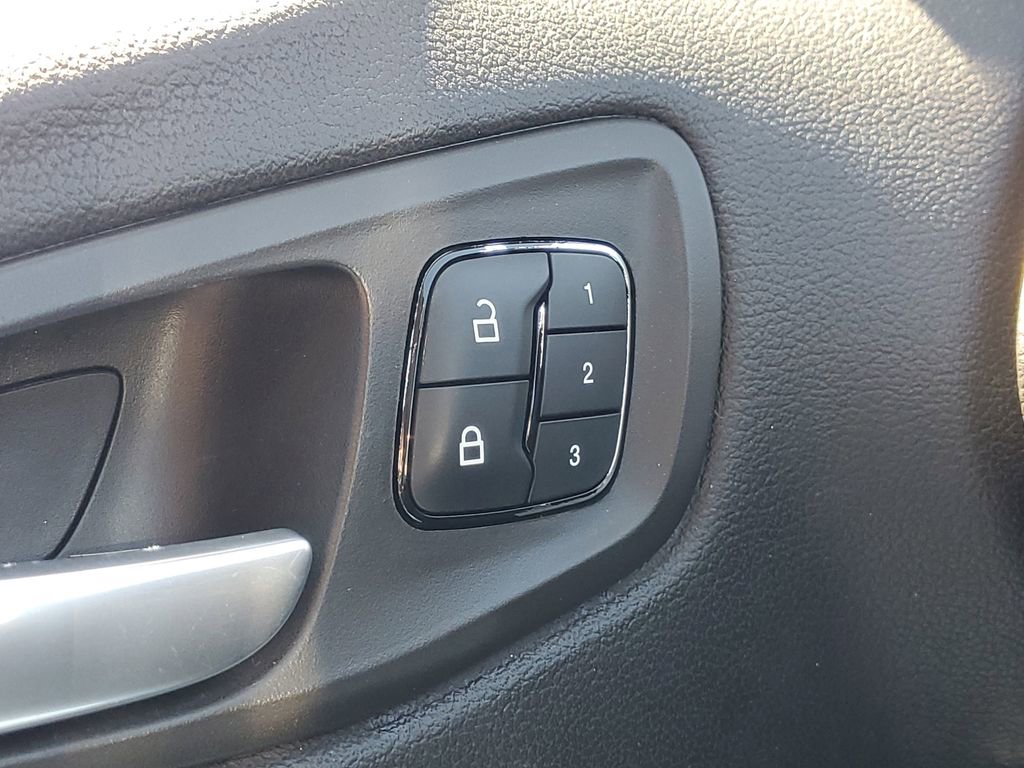 Used 2013 Ford Escape Titanium AWD/4WD image 16