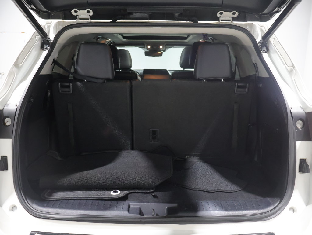 Used 2021 Toyota Highlander Platinum AWD/4WD image 4