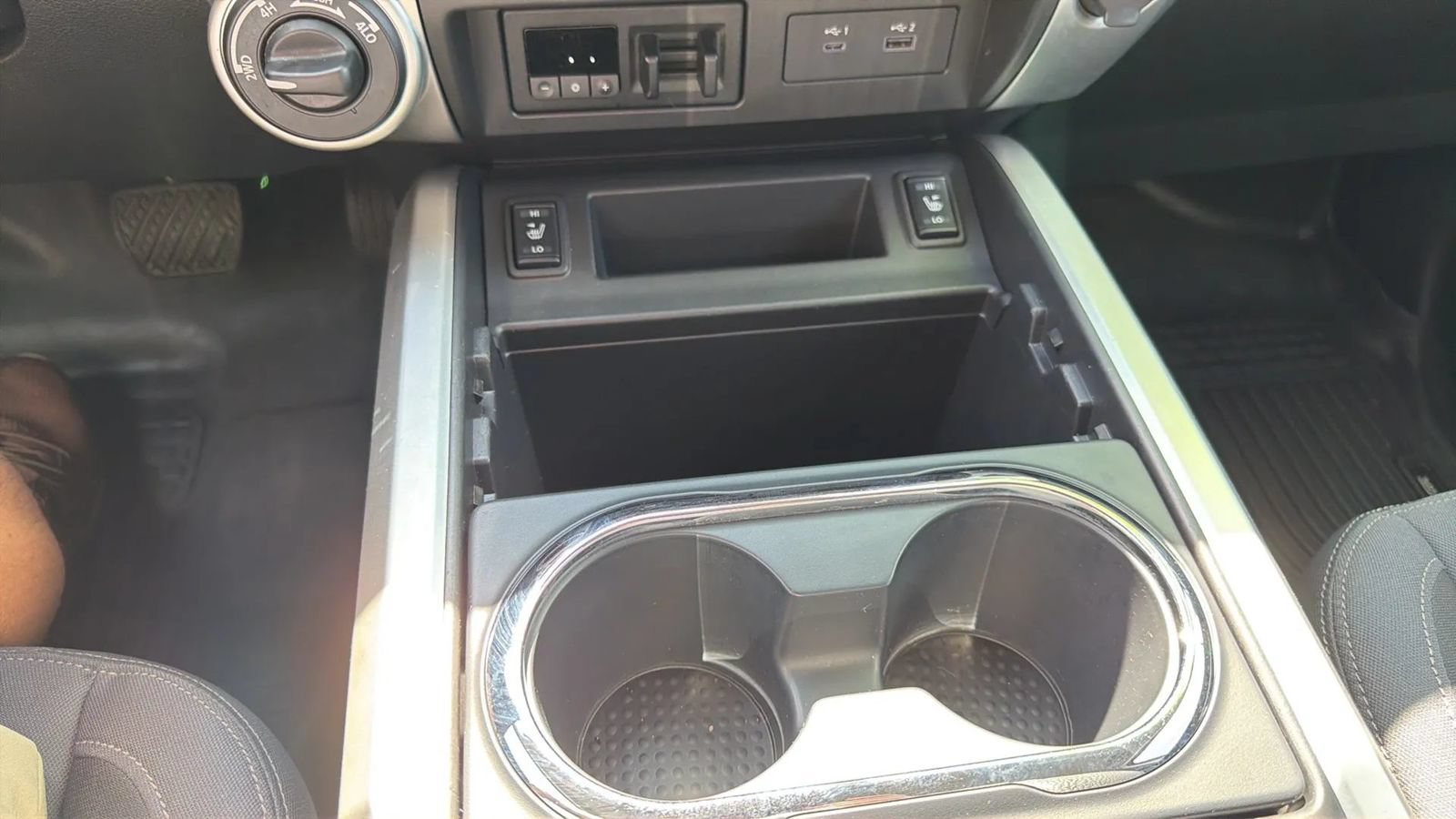 Used 2020 Nissan Titan SV w/ SV Convenience Package AWD/4WD image 25