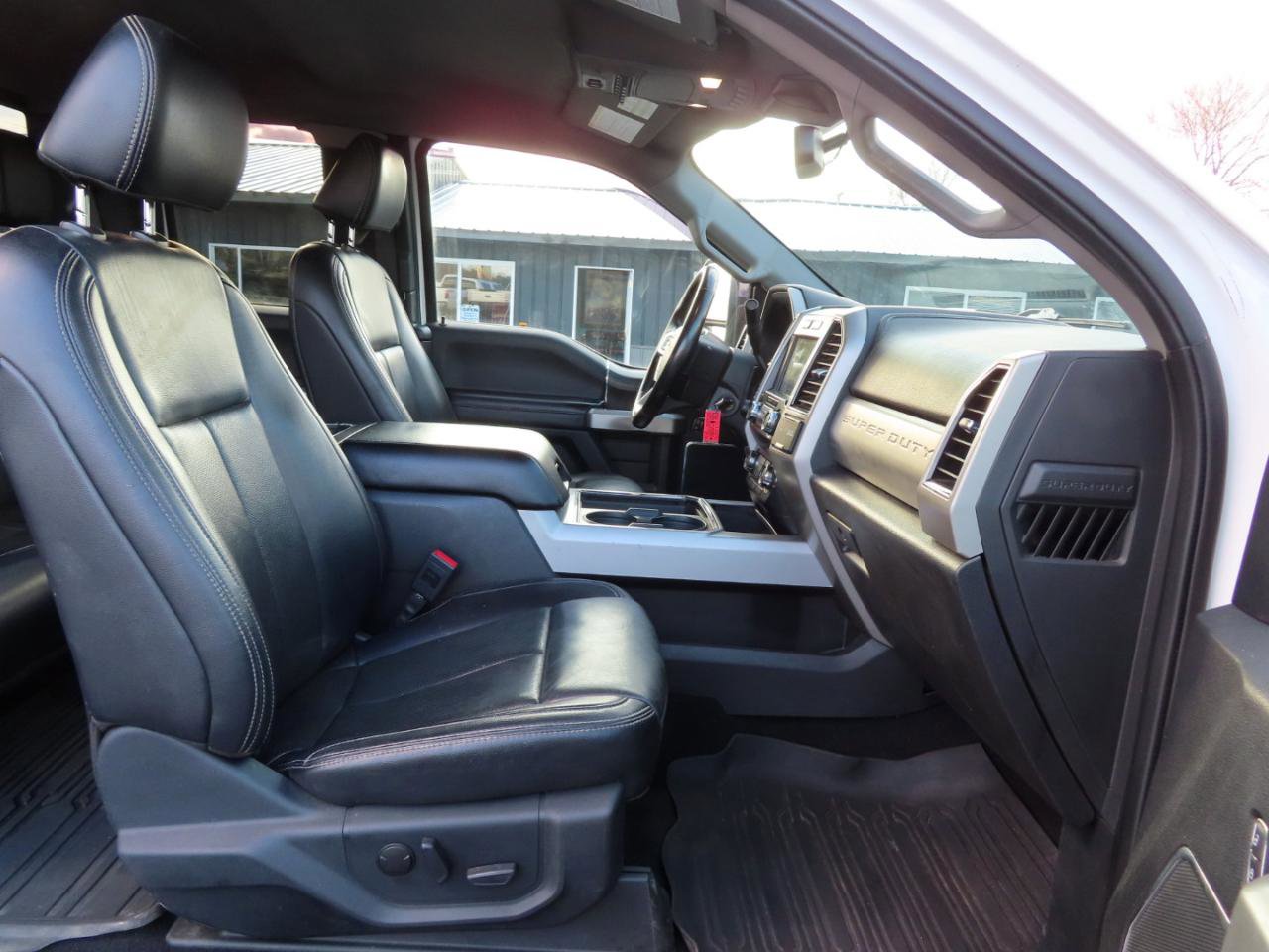 Used 2021 Ford F350 Lariat w/ Chrome Package image 43